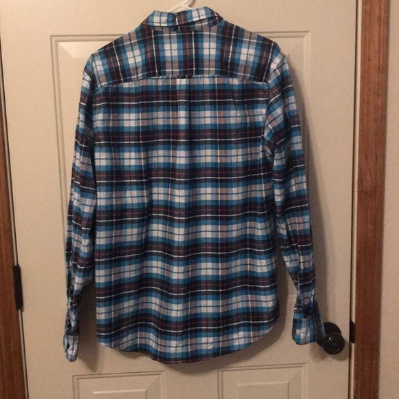 American Eagle Classic Fit Button Up Shirt - Picture 2 of 3